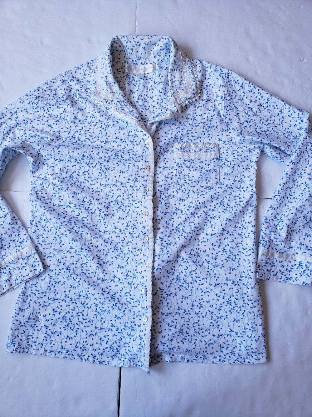 Eileen West Cotton Button Up Long Sleeve Lace Trim Cozy Pajama Top